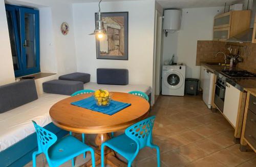 Susak House | House Rozalia