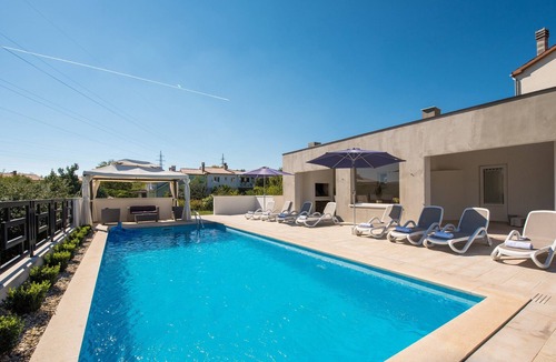 Vinez Ski Chalet | House Sanchi up to 8 People with private Pool in Labin by 22Estates