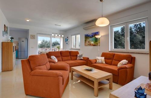 Vinkuran House | House Veronika