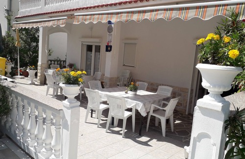 Banjol Villa | house with 3-bedroom apartment in perfect Rab with AC