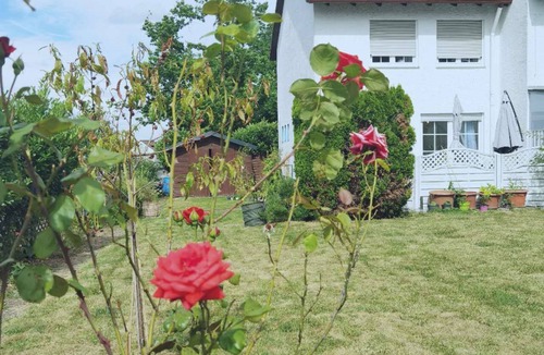 Dreieich House | House with a large garden & new remodeled kitchen