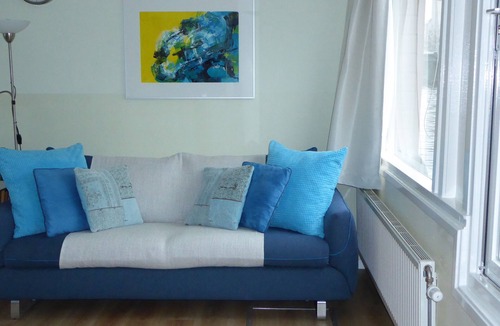 Eastern Docklands Boat Rental | Houseboat In The Center, 5 min walk to Tropical Museum, Free Wifi!