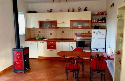 Donje Selo Apartment | Apartment Jagoda - next to the sea: A1(4) - Cove Donja Krusica (Donje selo), Island Solta, Croatia