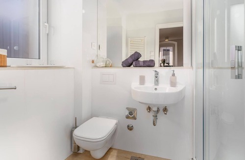Ika Apartment | In a beautiful townhouse on the beach of Opatija-Ika welcomes you this modern apartment.