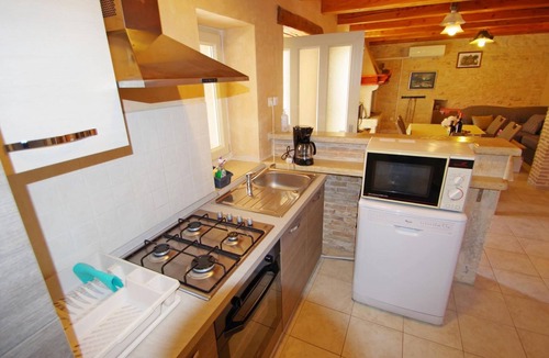 Kavran House | in Kavran mit Terrasse und Grill by Interhome