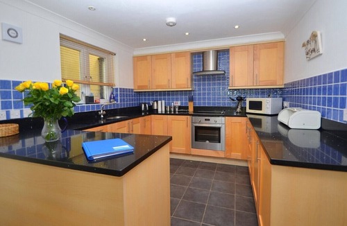 Kingswear Apartment | Inglewood Apartments