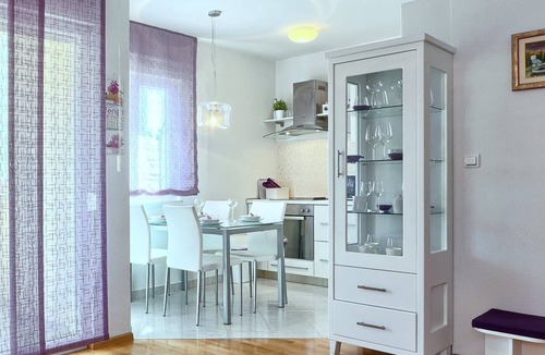Kastel Stari Apartment | Iris beach apartments 4