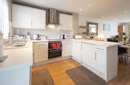 South Cerney House | Isis Lakes 84, Tortola Lodge (P) - Lakeside Lodge, On-Site Activities, Sleeps 8