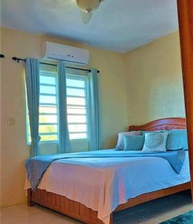 George Hill Apartment | Island Paradise Apartments