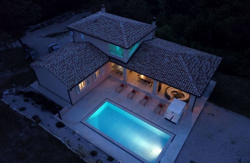 Sumber House | Istrische Villa Happy House by Interhome