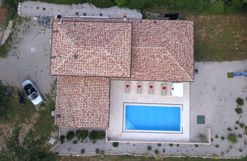 Sumber House | Istrische Villa Happy House by Interhome