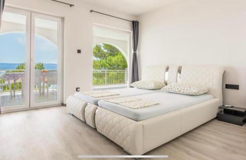 Marusici Apartment | Ivana Black & White Apartments - Marusici
