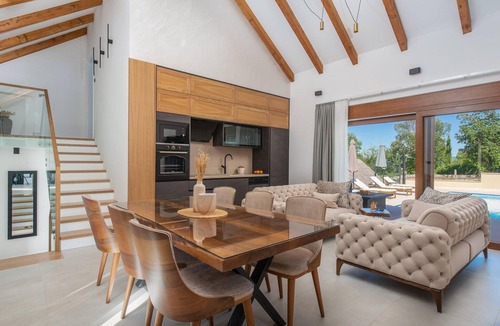 Central Dalmatia Villa | Kreševo Family Villa with heated Pool