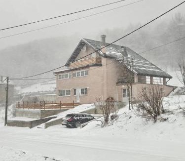 Mrkopalj Apartment | Kuća za 10 osoba s jacuzzijem i biljarom Mrkopalj