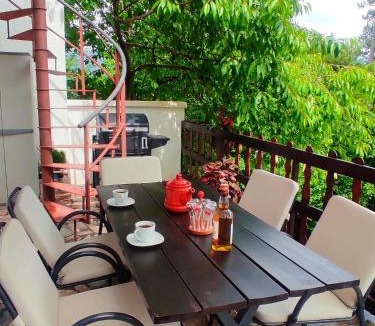 Lic House | Kuća za odmor Iva