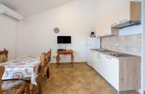 Crikvenica Apartment | LANA R.