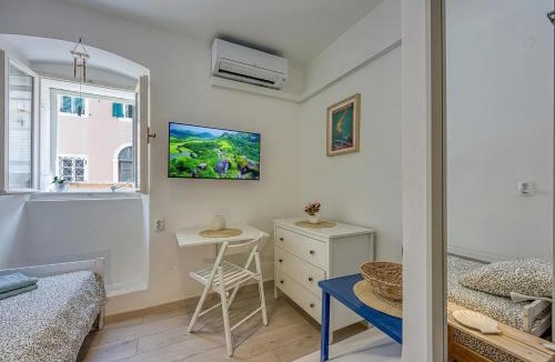 Cove Murtar Hotel | Lasta Lošin Town Rooms - Happy Rentals