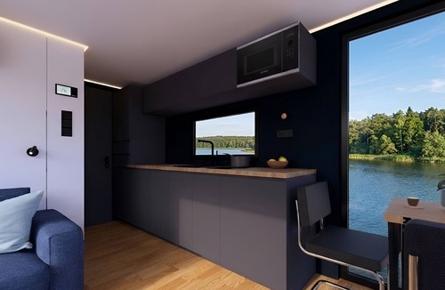 Lindow Boat Rental | leise los houseboats: Modern electric houseboat with sauna