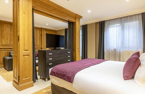 Saint-Cloud Apartment | Les Jardins de St Cloud