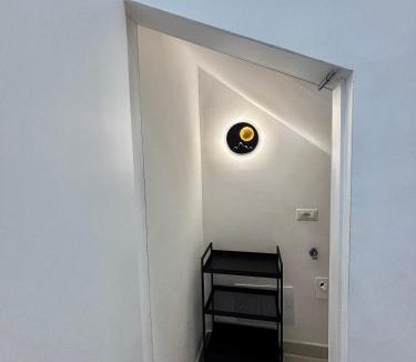 Pozzuoli House | Lindas Room
