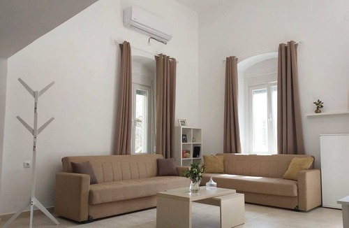Pothia House | Lion's House is set in Kalymnos Pothia