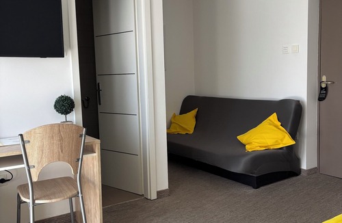 Velika Gorica House | London Rooms Zagreb Airport
