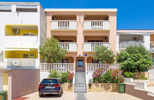 Vidalici Apartment | Look forward to a wonderful sea view on vacation in this vacation apartment.