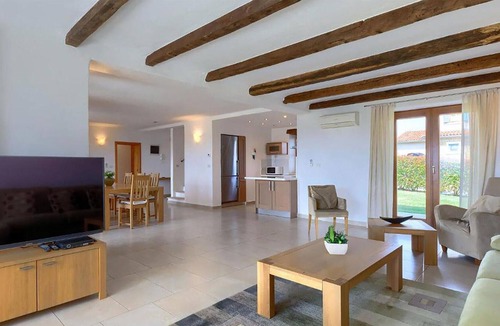 Baredine House | Look forward to your vacation in the northwest of Istria and this beautiful and cozy vacation home w