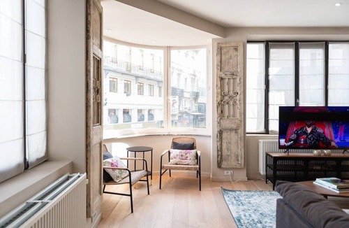Lower Town Apartment | Lovely 1BD Apt in Brussels city centre, sleeps 4