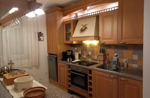 Stanici House | Lovely 3 double bedroom detached house with sea view and heated swimming pool