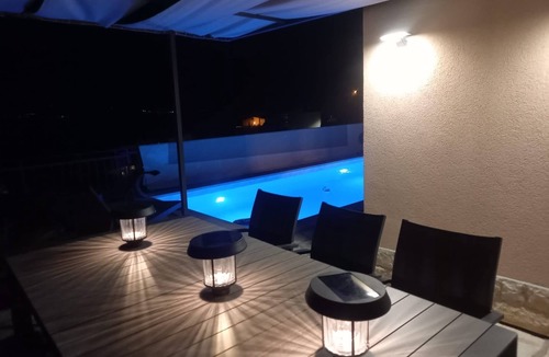 Stanici House | Lovely 3 double bedroom detached house with sea view and heated swimming pool