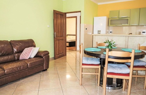 Ravni Apartment | Lovely apartment for 4 guests with WIFI, A/C, TV and terrace