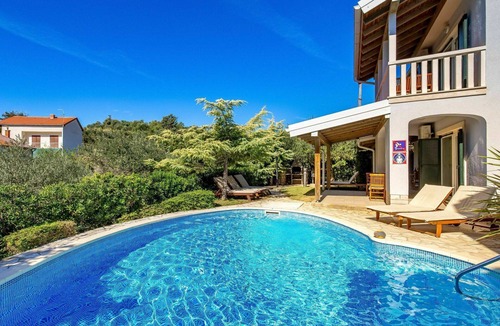 Palit Apartment | Lovely apartment for 4 people with A/C, pool, WIFI, TV and balcony