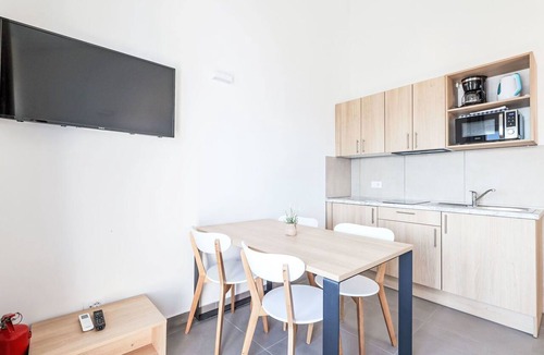 Seget Donji Apartment | Lovely apartment for 5 people with pool, A/C, WIFI, TV, terrace and pets allowed