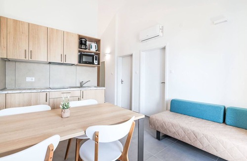 Seget Donji Apartment | Lovely apartment for 5 people with pool, A/C, WIFI, TV, terrace and pets allowed