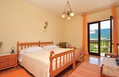 Island Hvar Apartment | Lovely apartment in Jelsa with WiFi
