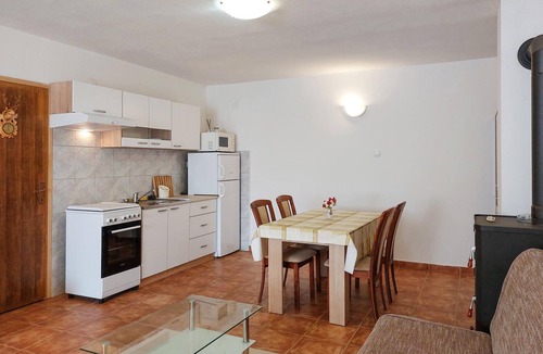 Ravni Apartment | Lovely apartment in Labin with WiFi