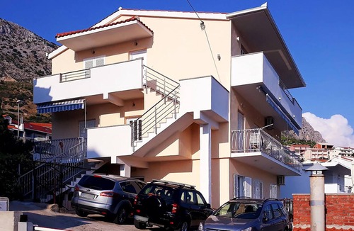 Stanici Apartment | Lovely apartment in Omis with WiFi