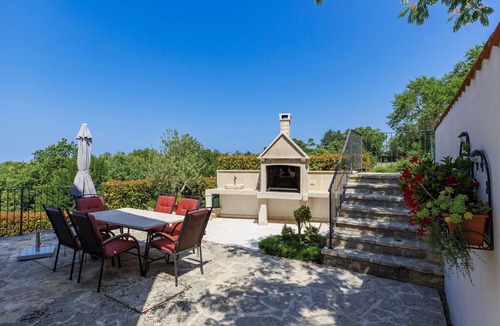 Bibali House | Lovely apartment in villa for 6 people with WIFI, pool, A/C, TV and terrace