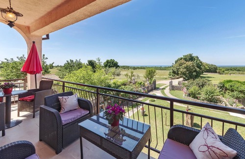 Gajana Apartment | Lovely apartment in Vodnjan with house sea view