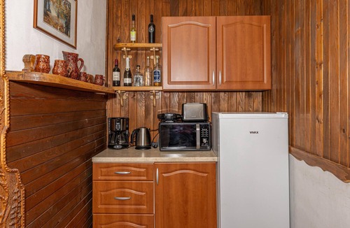 Begovo Razdolje House | Lovely home in Begovo Razdolje with WiFi