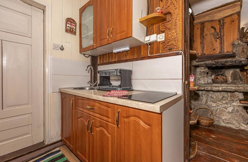 Begovo Razdolje House | Lovely home in Begovo Razdolje with WiFi