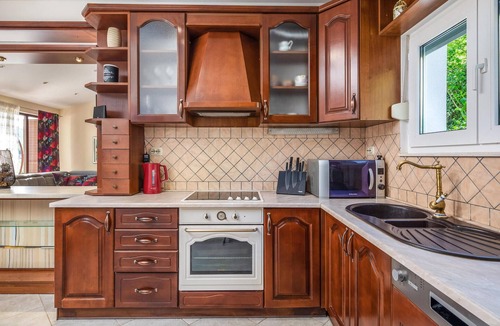 Blato na Cetini House | Lovely home in Blato na Cetini