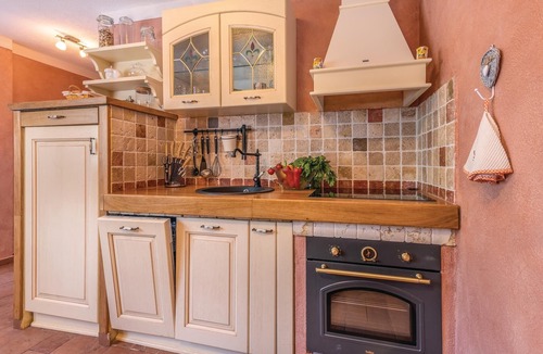 Kras House | Lovely home in Malinska