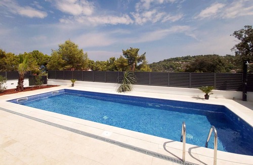 Rogac House | Lovely home in Rogac with sauna