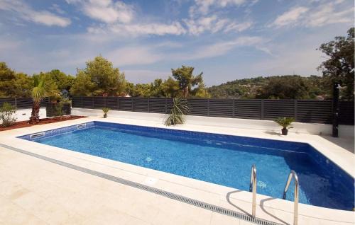 Rogac House | Lovely Home In Rogac With Sauna