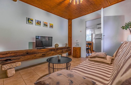 Mali Vareski House | Lovely home in Segotici