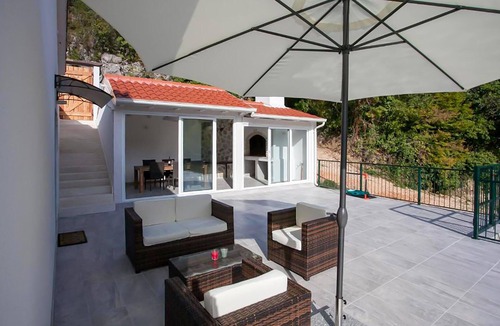 Svinisce House | Lovely home in Svinisce with private swimming pool, can be inside or outside