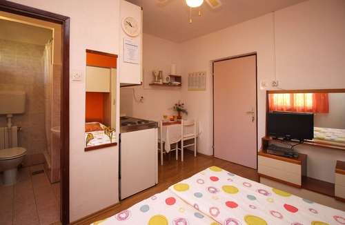 Silo Apartment | Lovely studio apartment with Balcony and Sea View