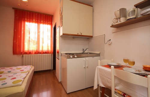 Silo Apartment | Lovely studio apartment with Balcony and Sea View